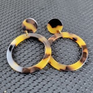 Shades of Brown Acrylic Tortoise Shell-Look Lucite Drop Hoop Earrings (#E14)